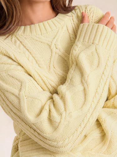 Women's Oversized Cable Knit Sweaters 2026 Fall Ou Creamy Corn - in use